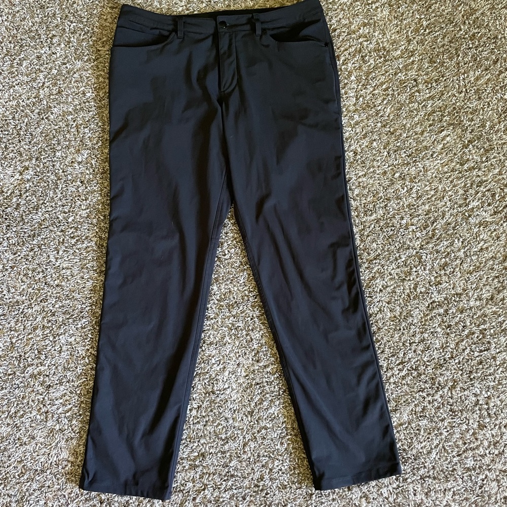 NEVER WORN! Men’s Lululemon Pant